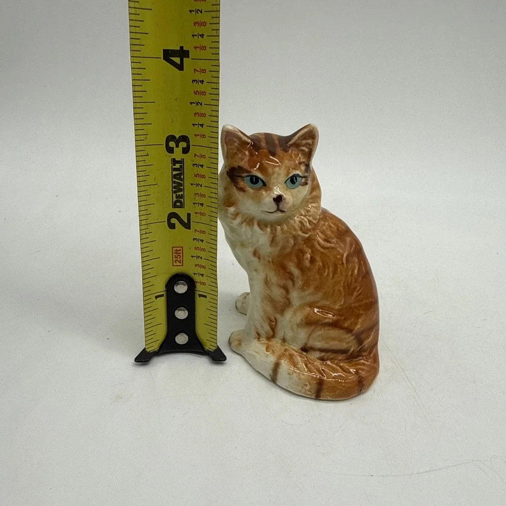 Orange Tabby Cat Ceramic Figurine Blue Eyes Glazed Sitting Porcelain Vintage 3